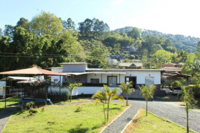 Villa Natalia Finca, 30 personas, jacuzzi 10 minutos de termales